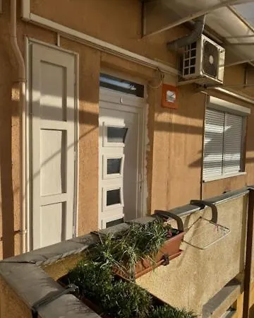 Ujbuda شقة *
